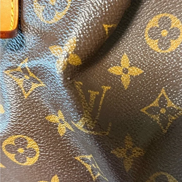 Louis Vuitton Tivoli Tan and Brown Monogram Shoulder Bag - Picture 12 of 16